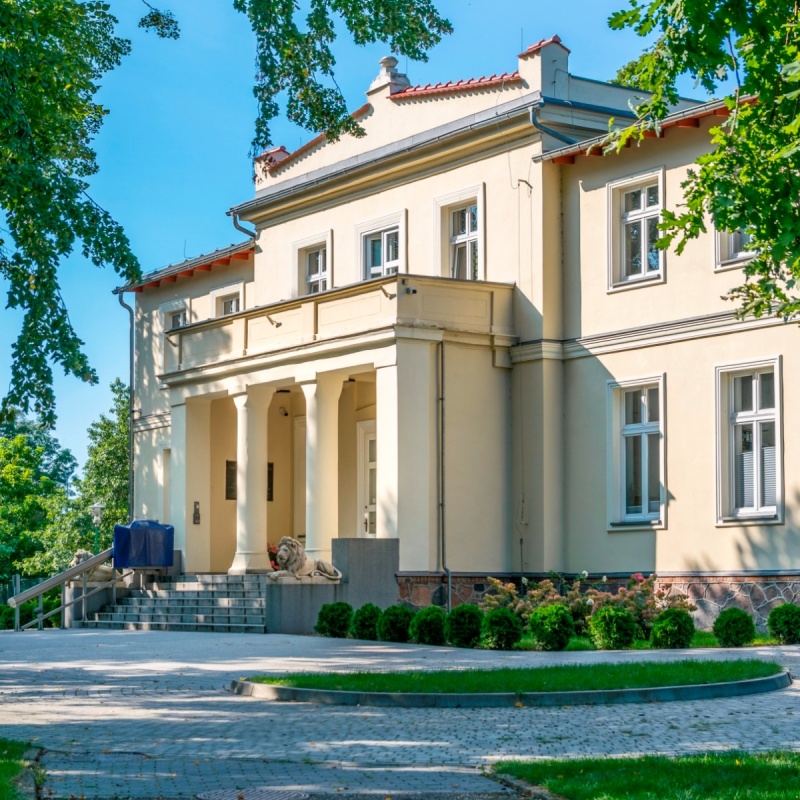 Obraz zawierający dw&oacute;r w&nbsp;Rokietnicy