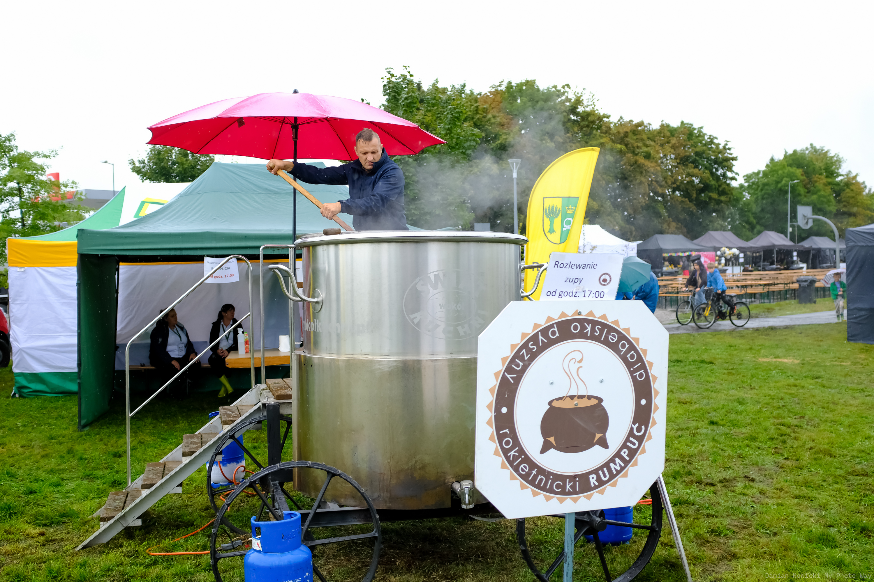 Na obrazie jest pokazany kocioł Rumpucia
