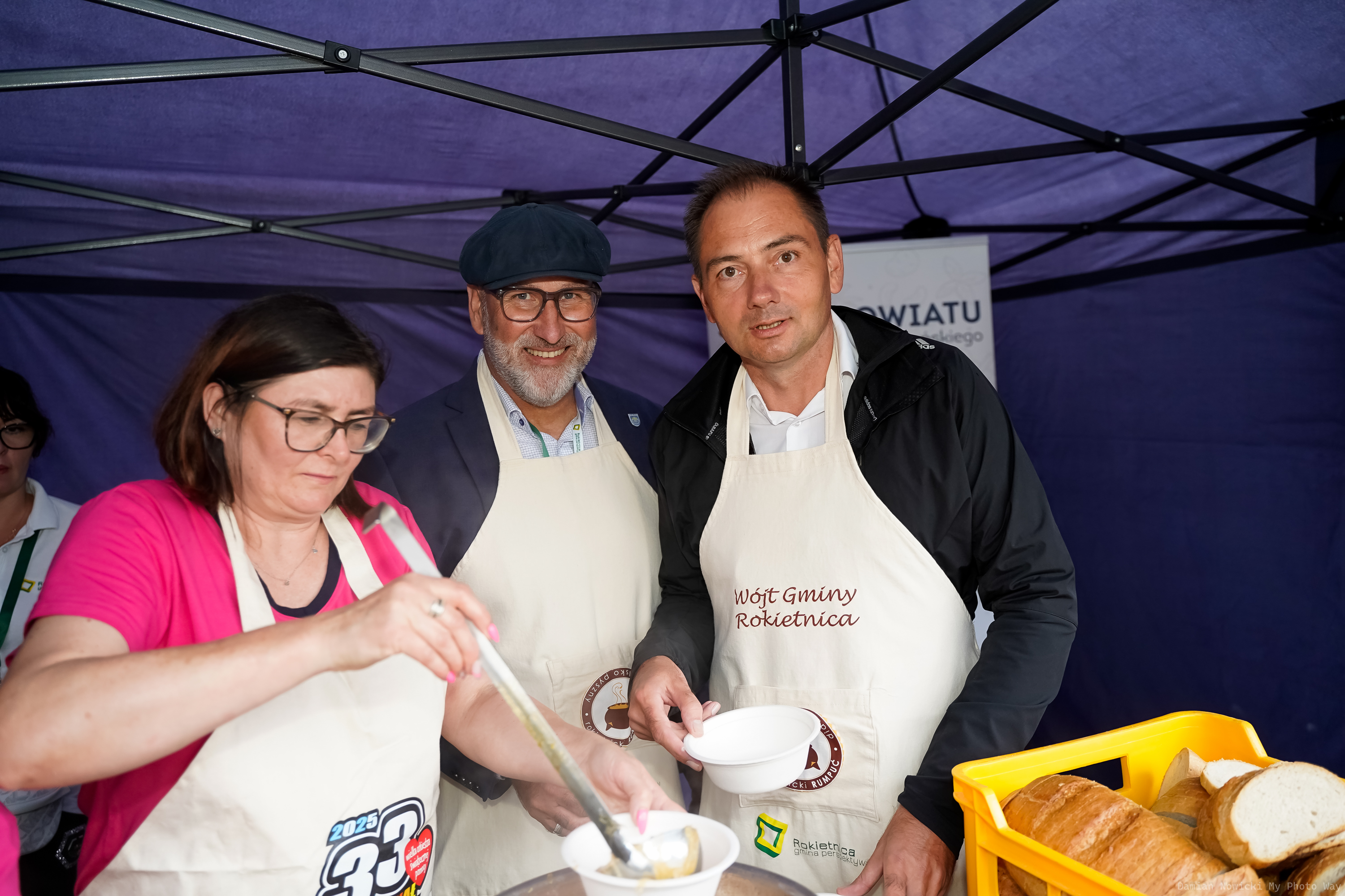 W&oacute;jt w&nbsp;namiocie czeka na&nbsp;zupę